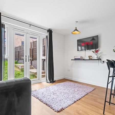 Lotus Haus - Wellington Homes - With Off Road Parking Birmingham Extérieur photo