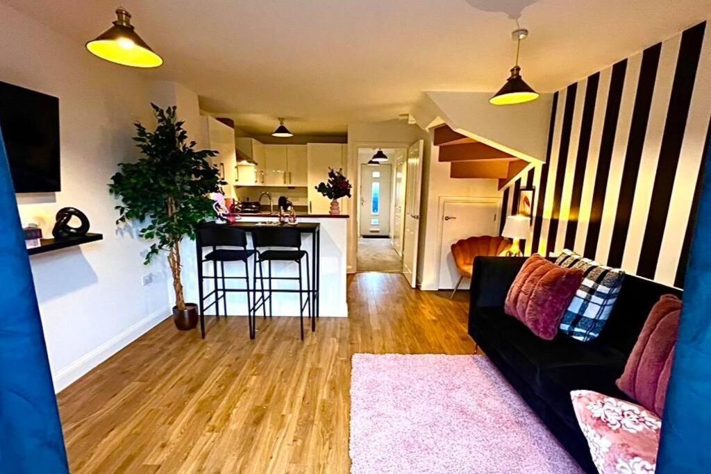 Lotus Haus - Wellington Homes - With Off Road Parking Birmingham Extérieur photo