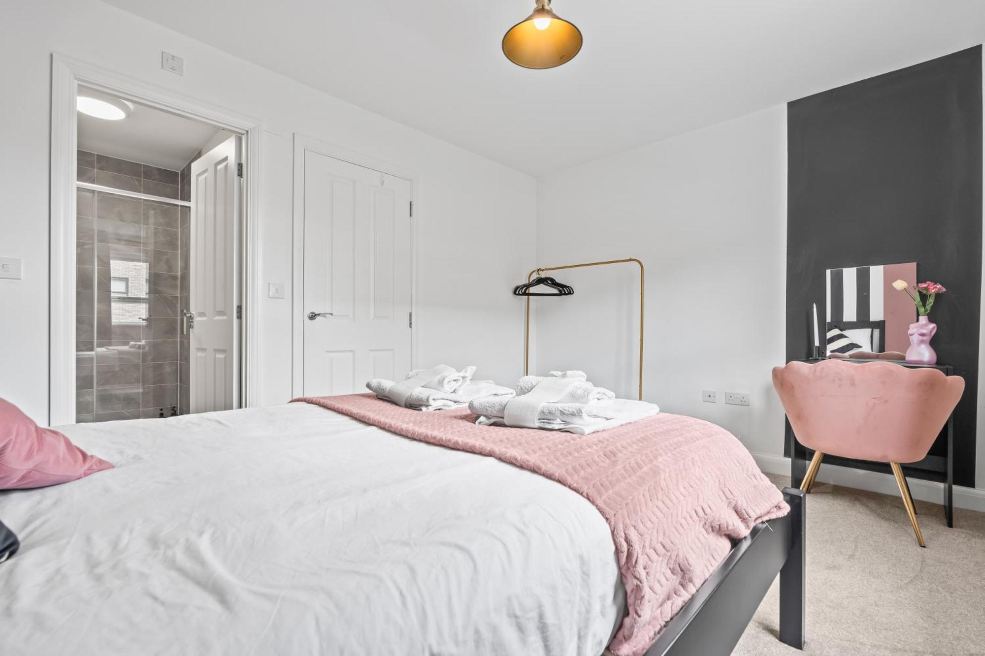 Lotus Haus - Wellington Homes - With Off Road Parking Birmingham Extérieur photo